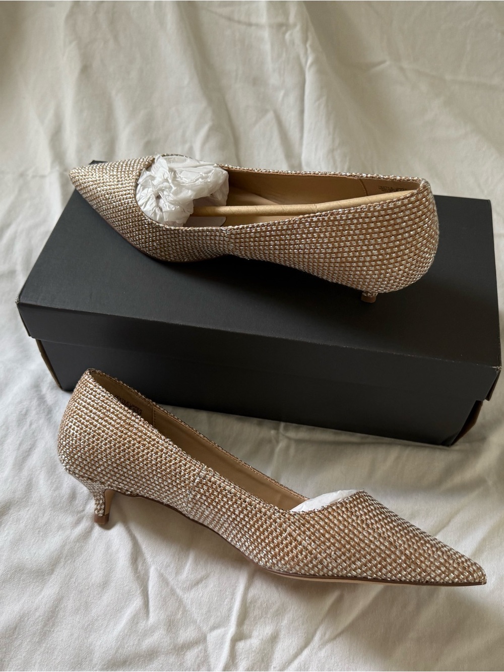 NIB Ann Taylor Woven Pointy Toe Kitten Heel Metallic Straw, Size 8.5